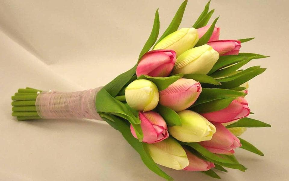 Bó hoa tulip đơn giản nhưng không kém nét đẹp