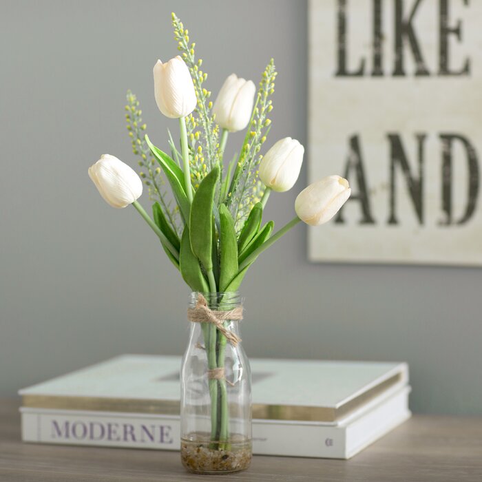 Hoa tulip trang trí phòng khách, bàn làm việc