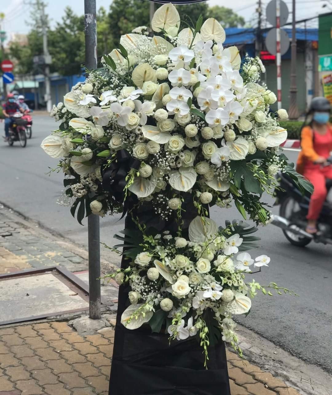 Hoa Tang Lễ Giá Rẻ Quận Hà Đông